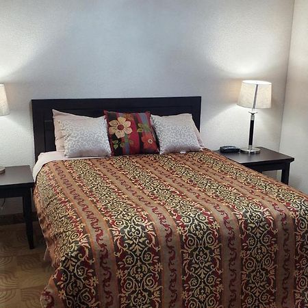 Shoreside Inn & Suites Wabamun Екстериор снимка