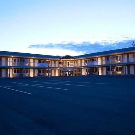 Shoreside Inn & Suites Wabamun Екстериор снимка