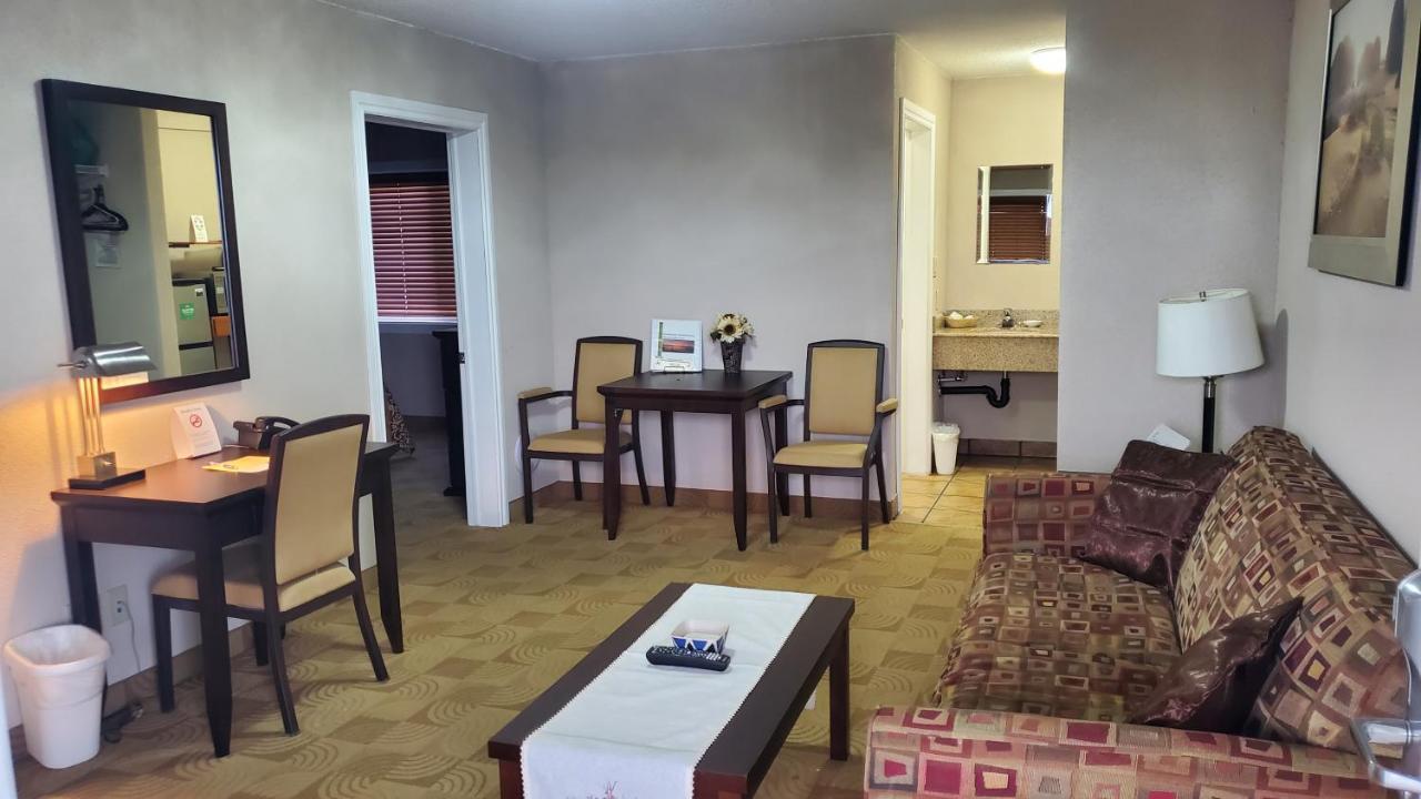 Shoreside Inn & Suites Wabamun Екстериор снимка