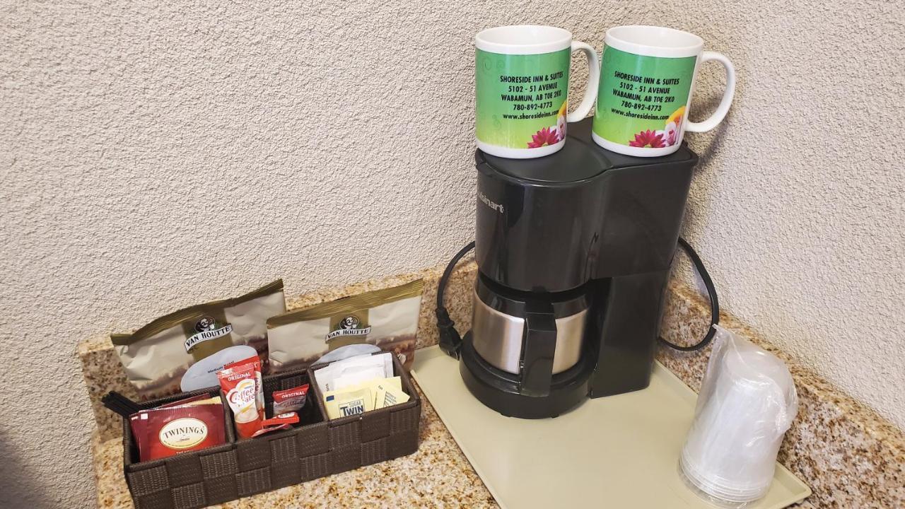 Shoreside Inn & Suites Wabamun Екстериор снимка