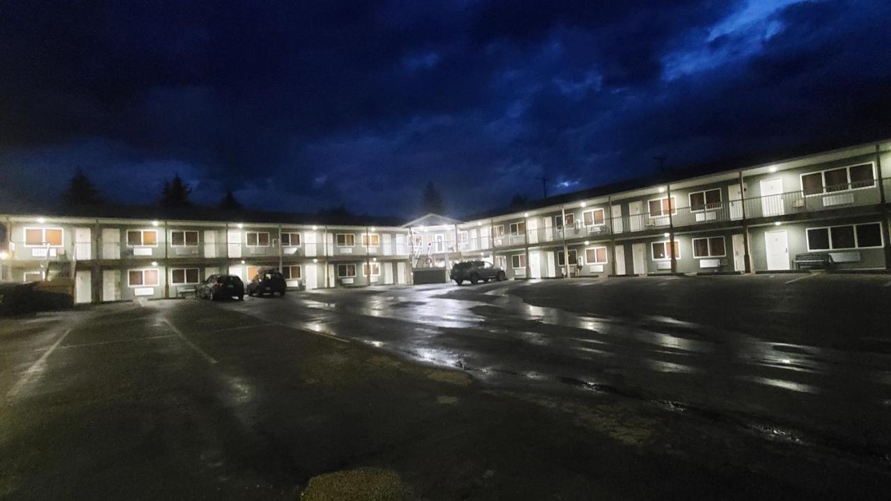 Shoreside Inn & Suites Wabamun Екстериор снимка