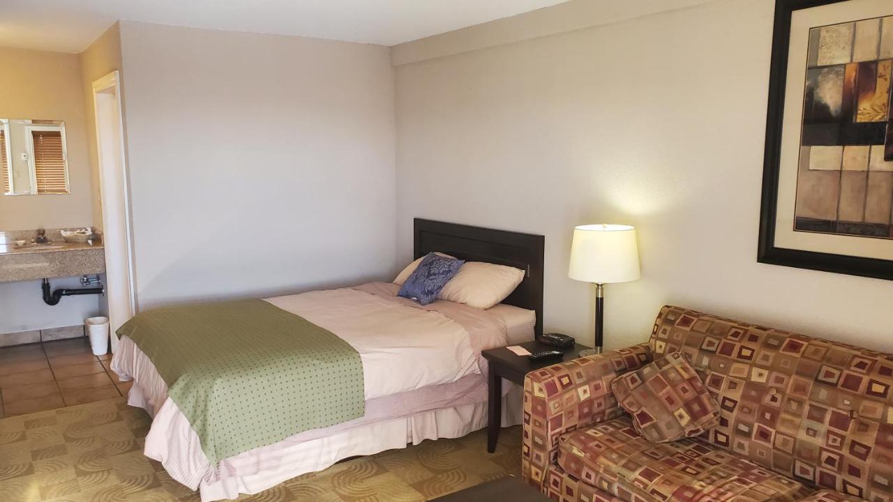 Shoreside Inn & Suites Wabamun Екстериор снимка