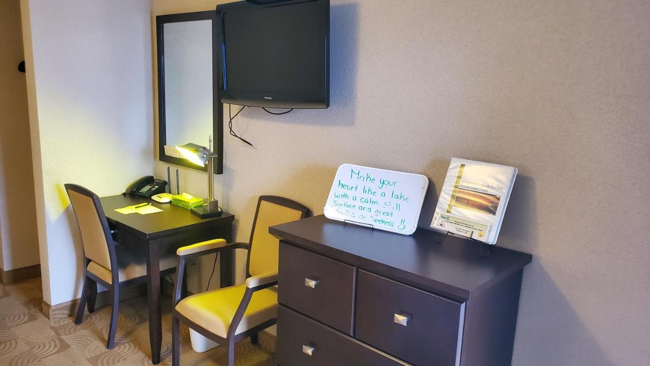 Shoreside Inn & Suites Wabamun Екстериор снимка