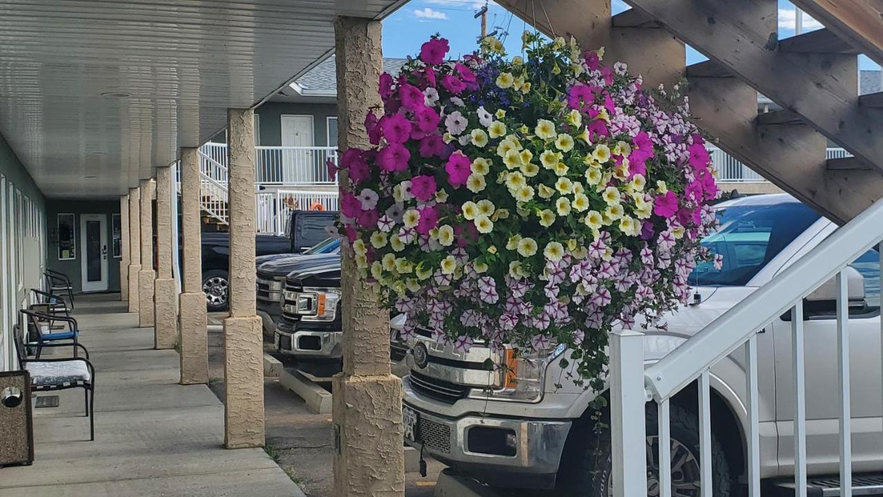 Shoreside Inn & Suites Wabamun Екстериор снимка