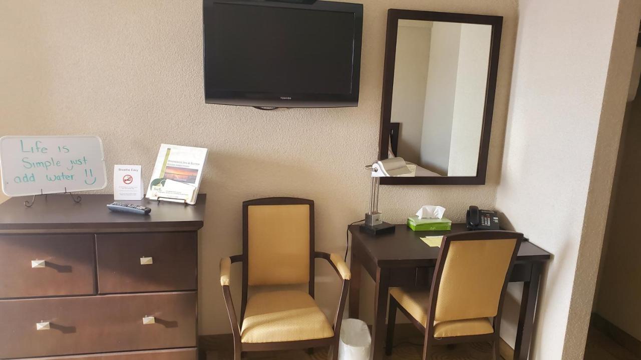 Shoreside Inn & Suites Wabamun Екстериор снимка