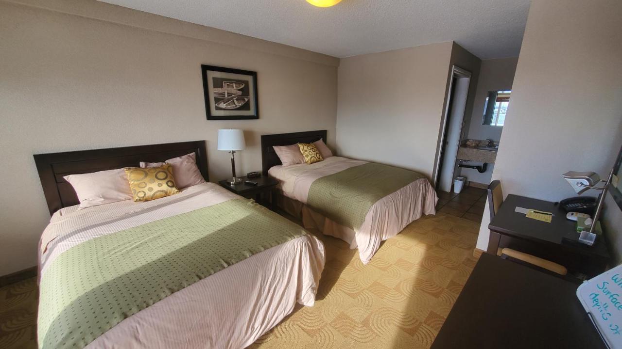 Shoreside Inn & Suites Wabamun Екстериор снимка