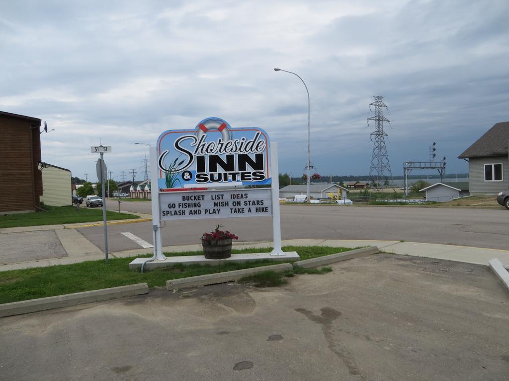 Shoreside Inn & Suites Wabamun Екстериор снимка