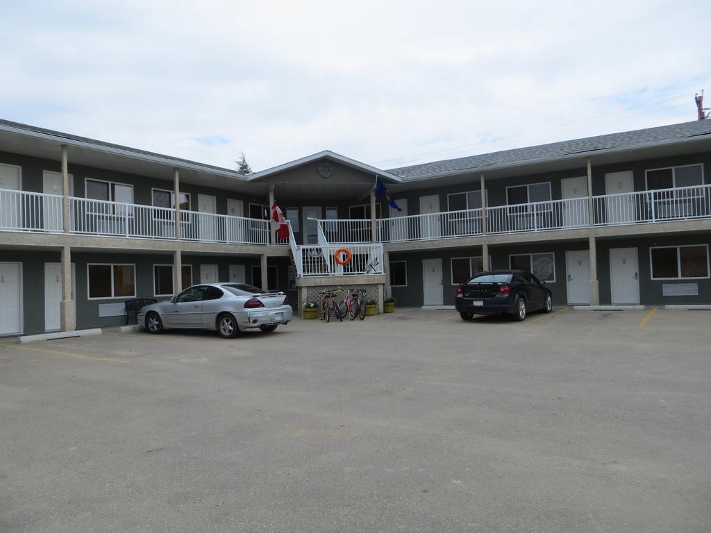 Shoreside Inn & Suites Wabamun Екстериор снимка