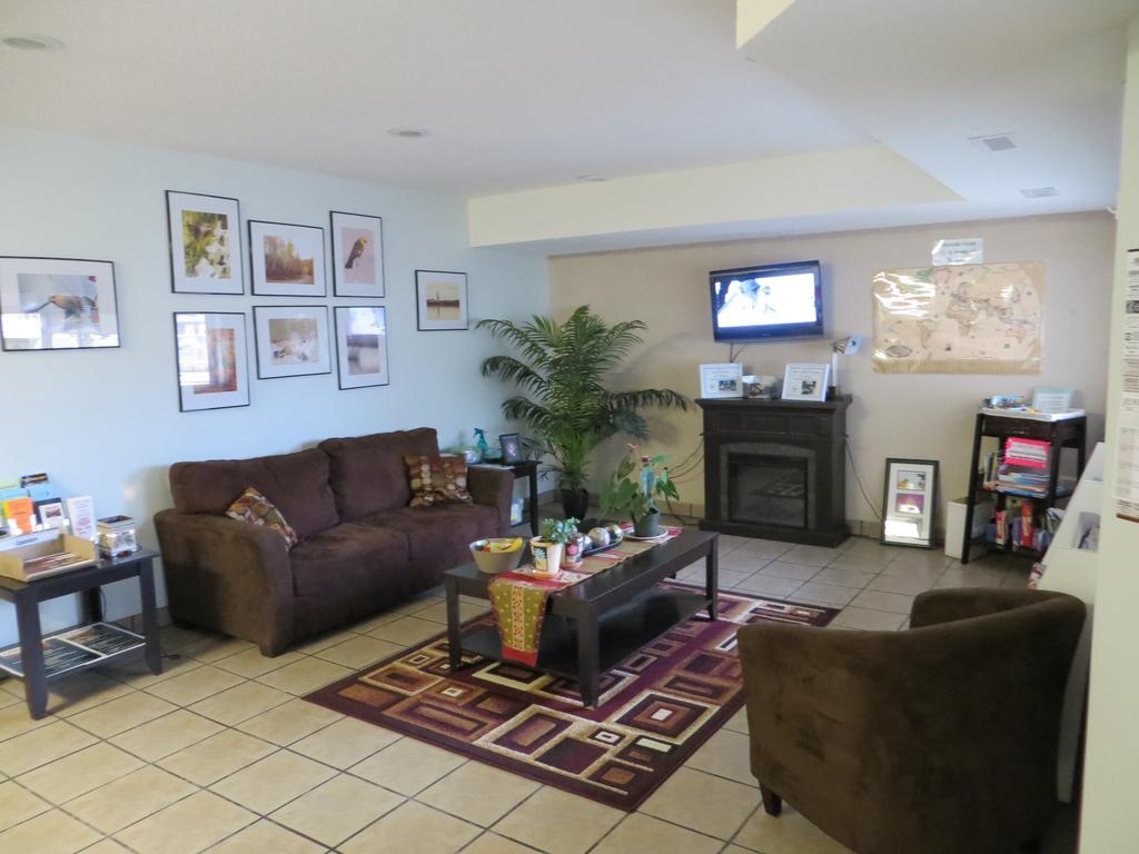 Shoreside Inn & Suites Wabamun Екстериор снимка