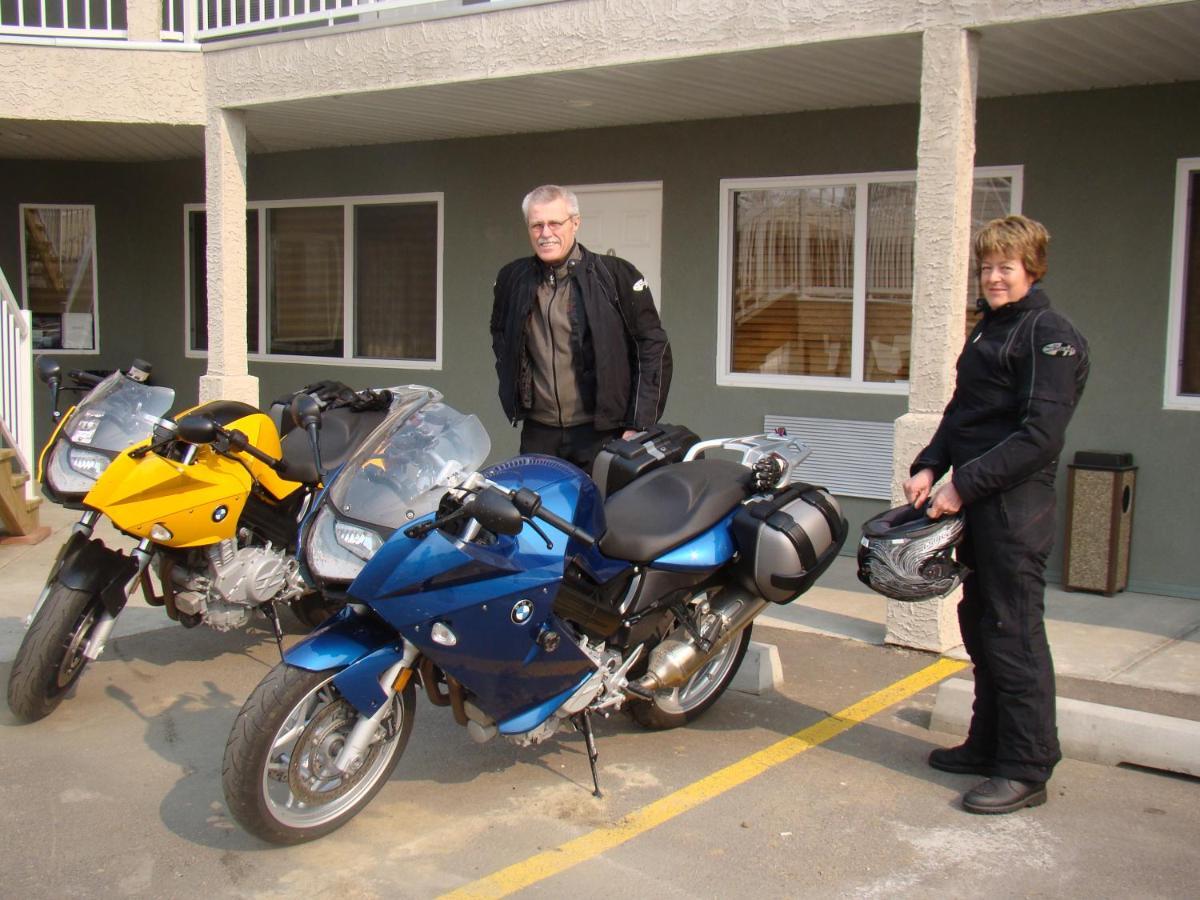 Shoreside Inn & Suites Wabamun Екстериор снимка