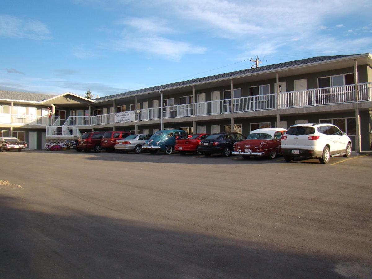 Shoreside Inn & Suites Wabamun Екстериор снимка